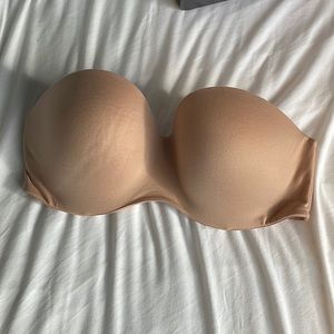 Victoria’s Secret Body by Victoria Lined Strapless multi-way Bra 34A